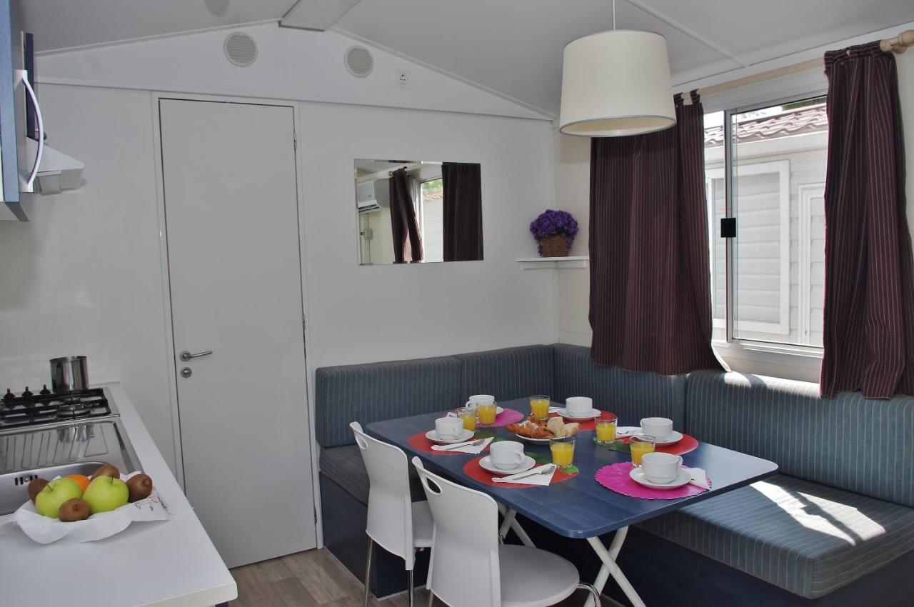 Happy Camp Mobile Homes In Brioni Sunny Camping Štinjan Buitenkant foto