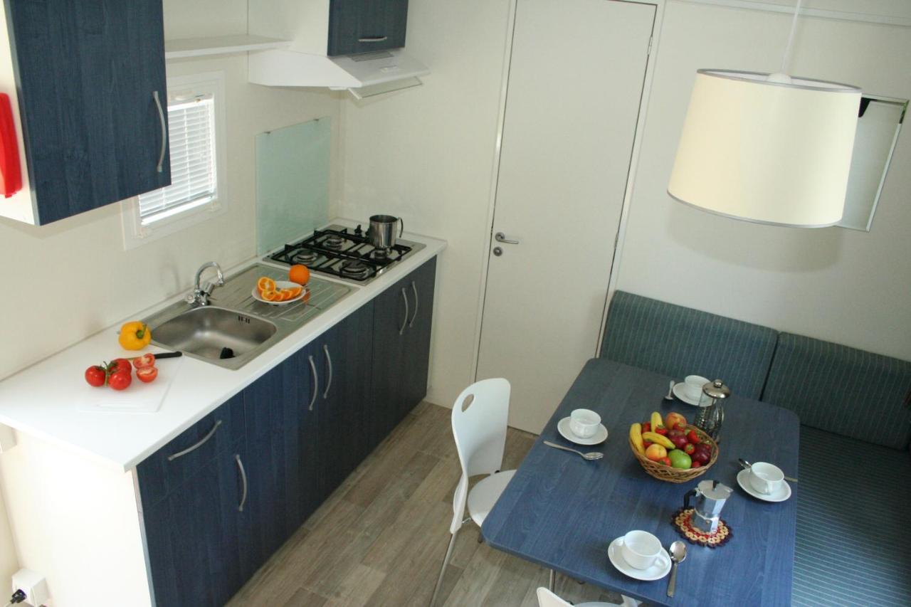 Happy Camp Mobile Homes In Brioni Sunny Camping Štinjan Buitenkant foto
